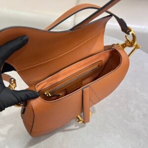 Rouge Caramel Classic Saddle Bag