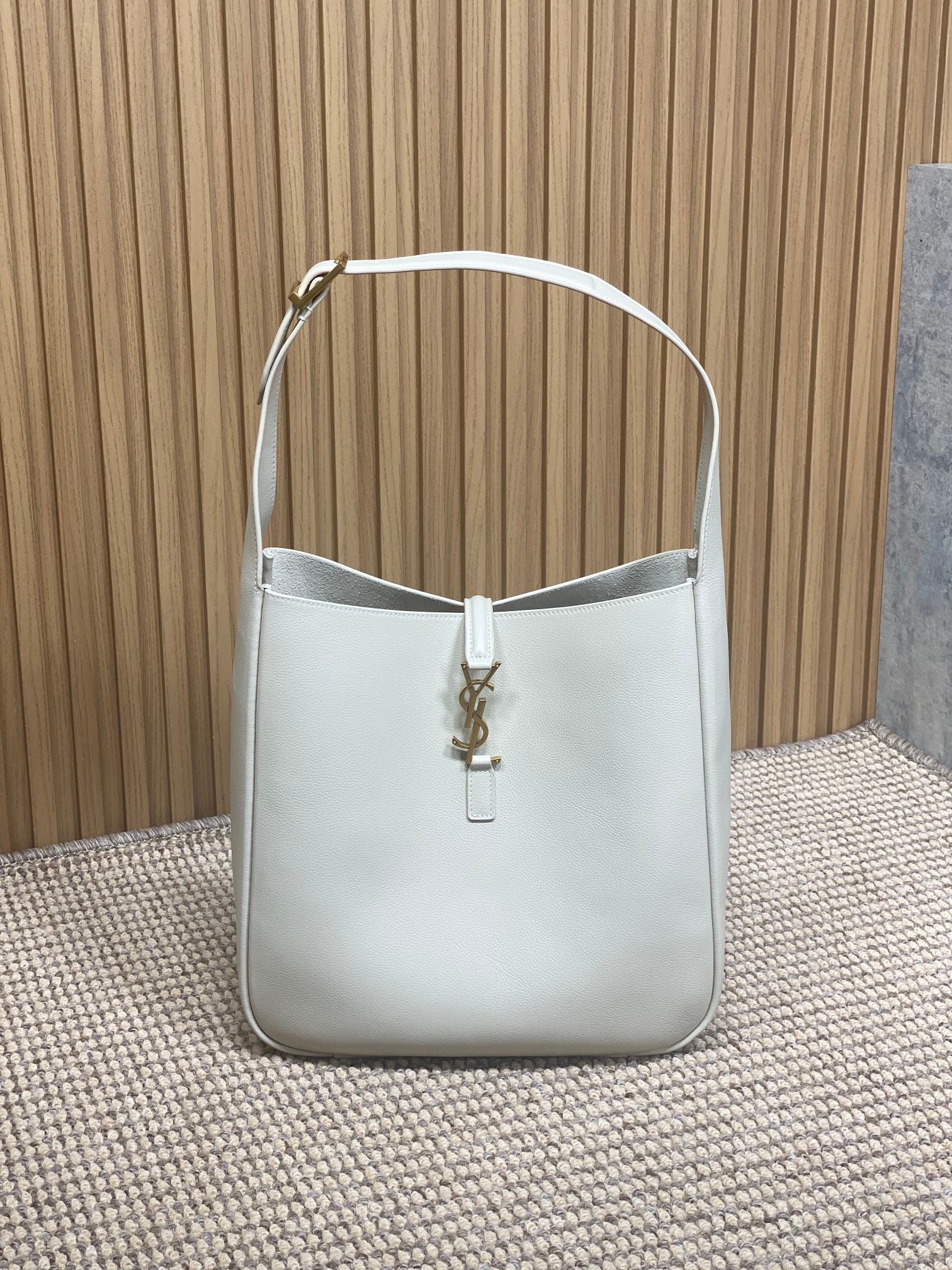 Saint Laurent Le 5 à 7 Supple Shoulder Bag