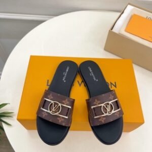 LV Circle Lock It Flats
