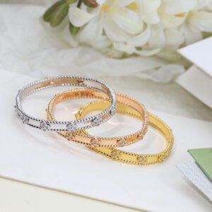 VCA Perlée Clovers Bracelet