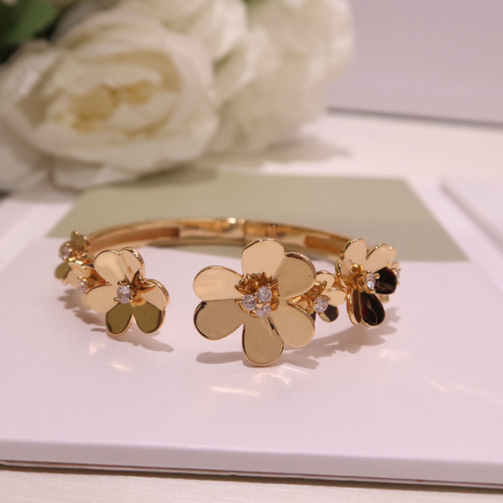 Van Cleef & Arpels Frivole 7 Flowers Bracelet