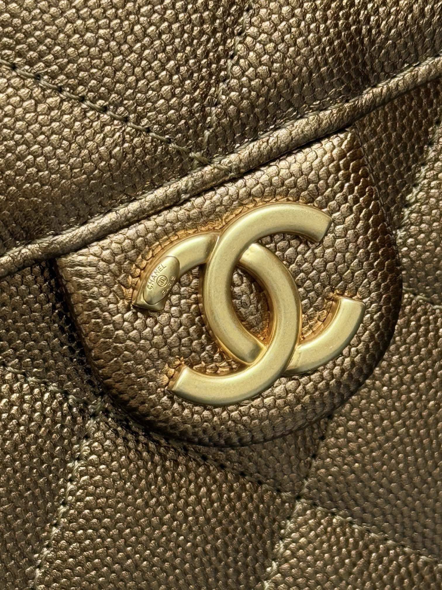 Chanel 25 Hobo Handbag - Bronze Caviar Leather