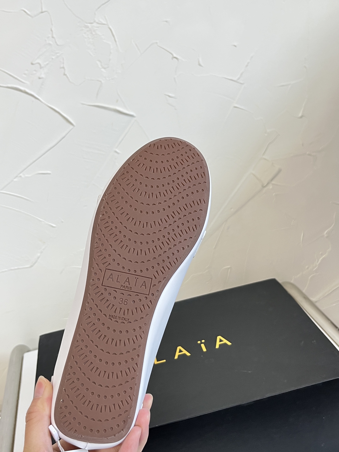 ALAÏA Ballet Flats with Cross-Strap