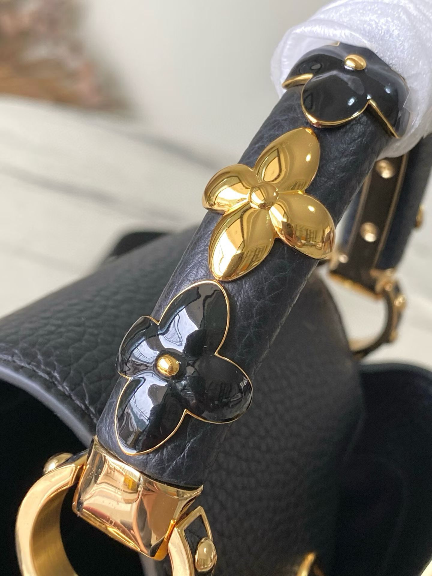 LOUIS VUITTON Capucines Mini – M14976