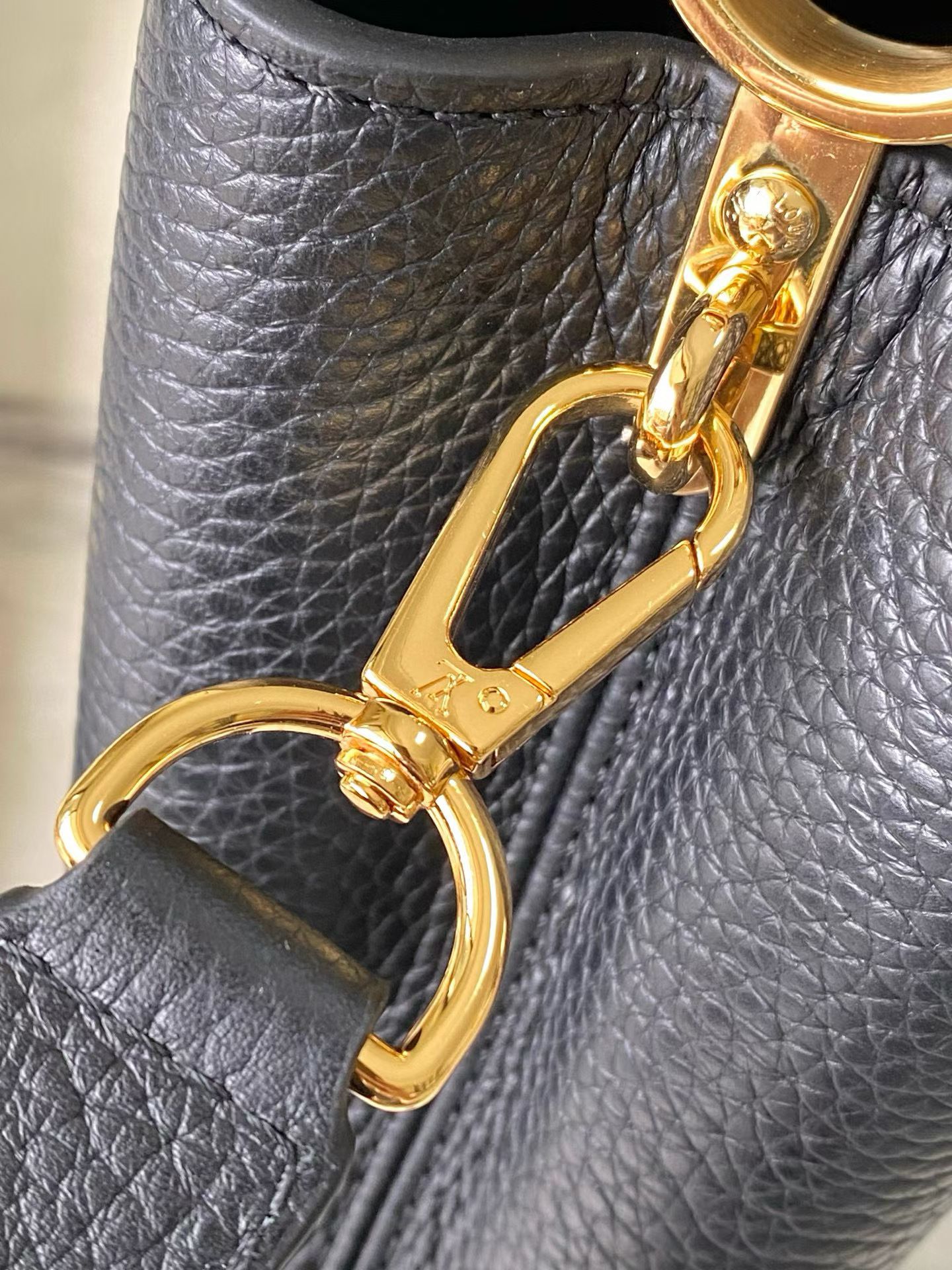 LOUIS VUITTON Capucines Mini – M14976