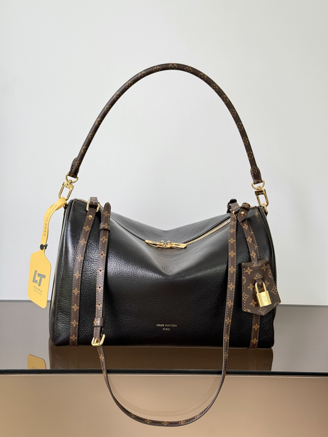 LOUIS VUITTON Express MM