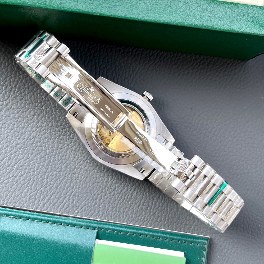 Rolex Day-Date 40 Oyster Perpetual – Blue Ombre Dial Diamond-Set Watch