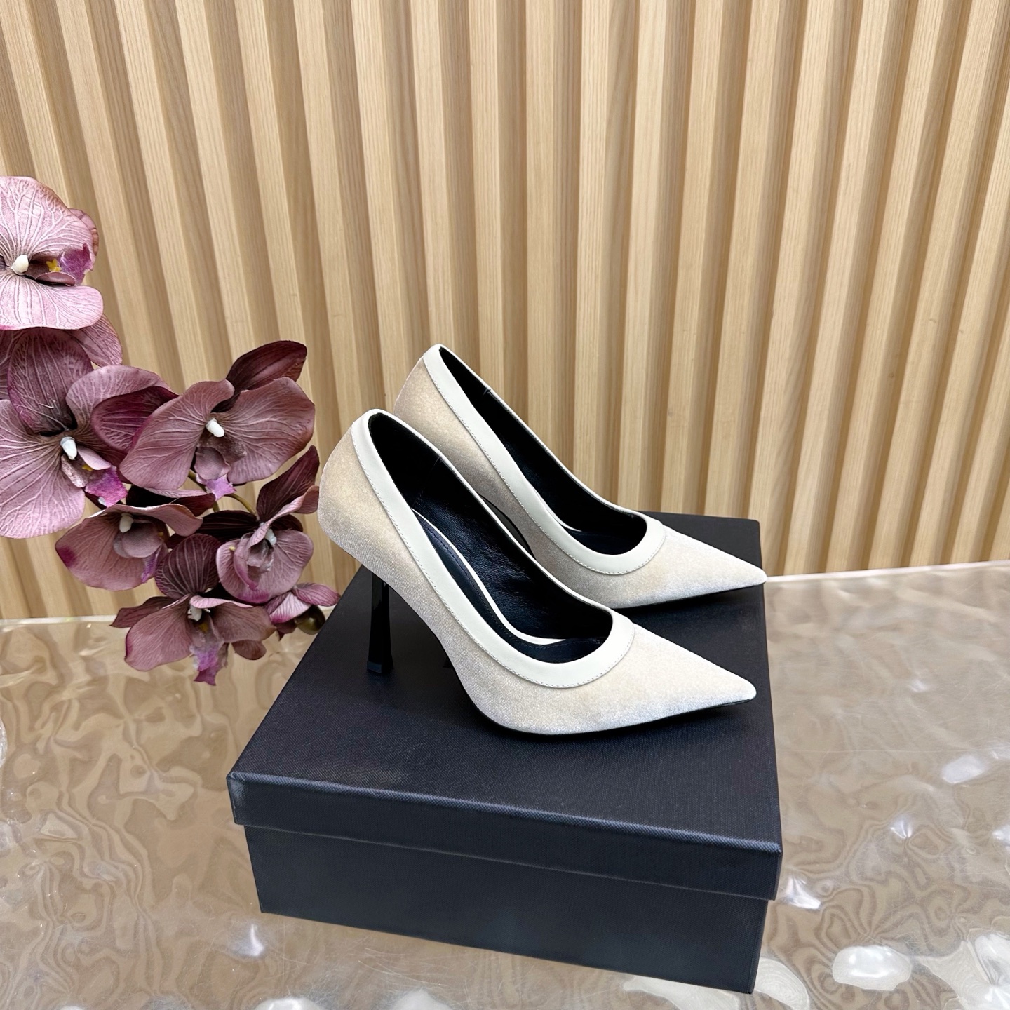 YSL SAINT LAURENT Velvet Anja Heels