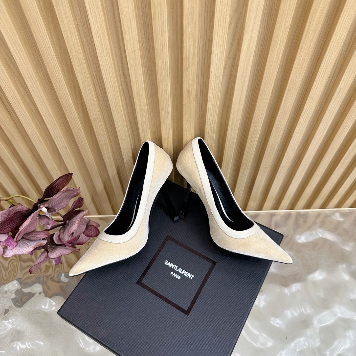 YSL SAINT LAURENT Velvet Anja Heels