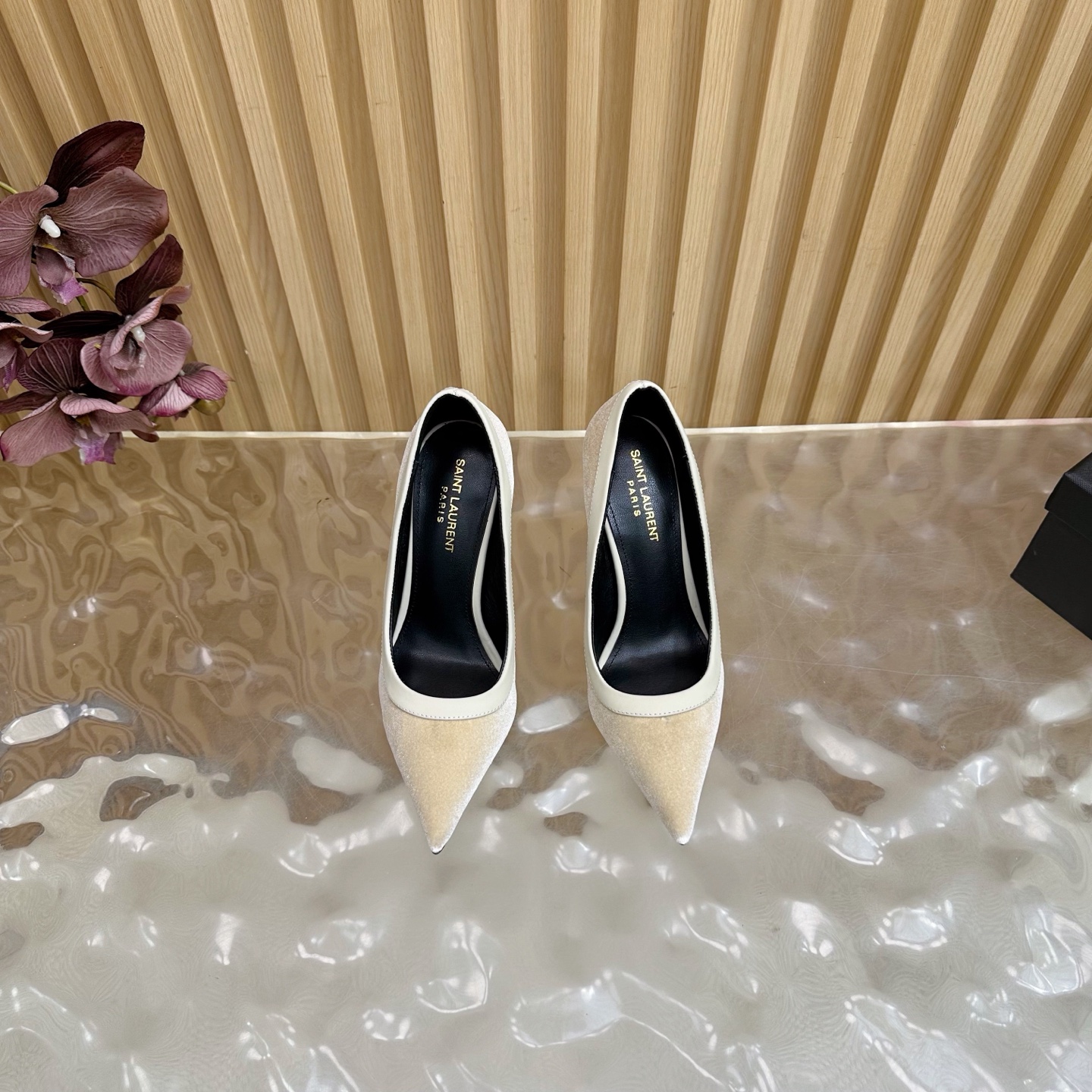 YSL SAINT LAURENT Velvet Anja Heels