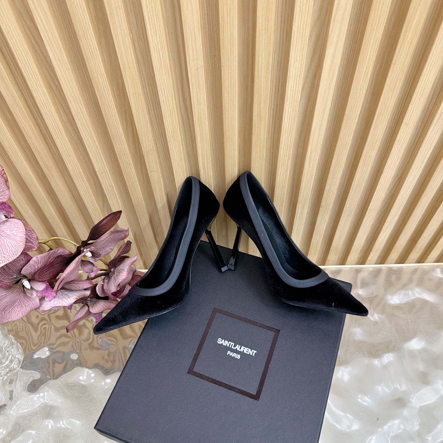 YSL SAINT LAURENT Velvet Anja Heels