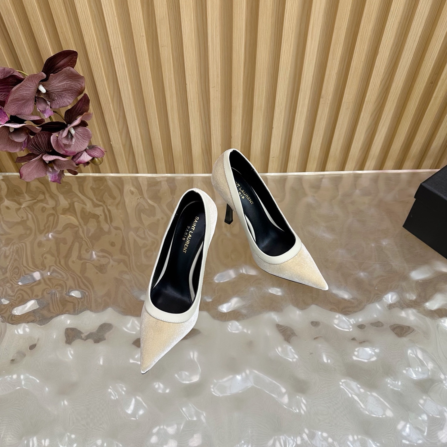 YSL SAINT LAURENT Velvet Anja Heels