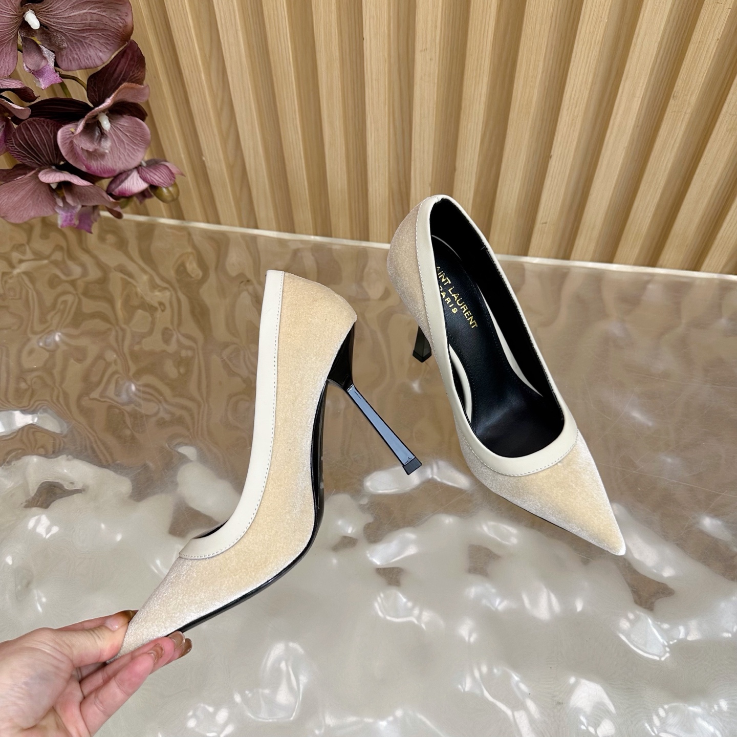 YSL SAINT LAURENT Velvet Anja Heels