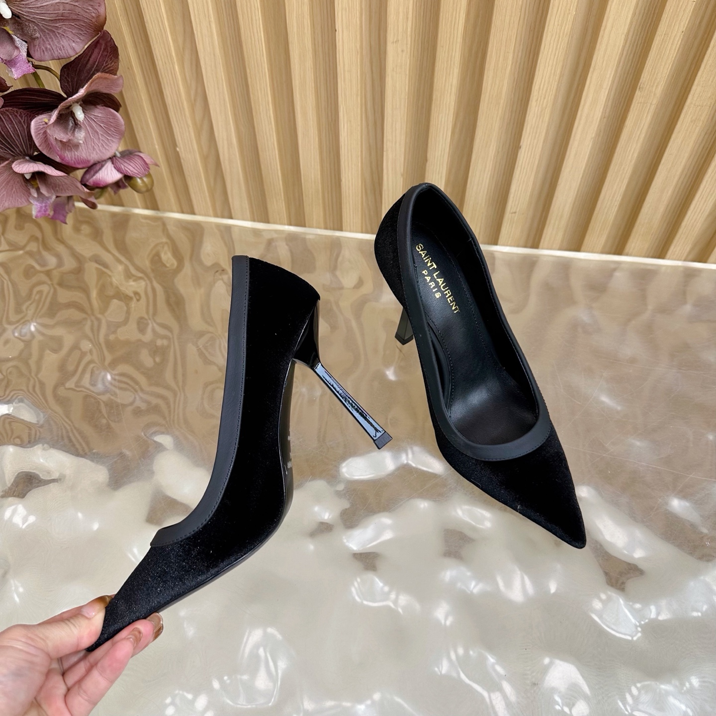 YSL SAINT LAURENT Velvet Anja Heels