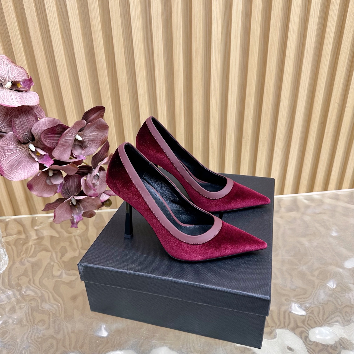 YSL SAINT LAURENT Velvet Anja Heels