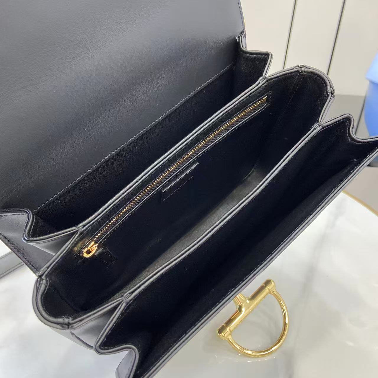 Gucci Siena Small Shoulder Bag 33