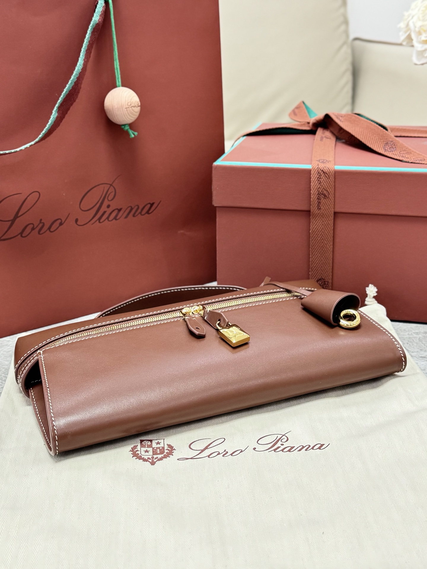Loro Piana Extra Clutch L29 22