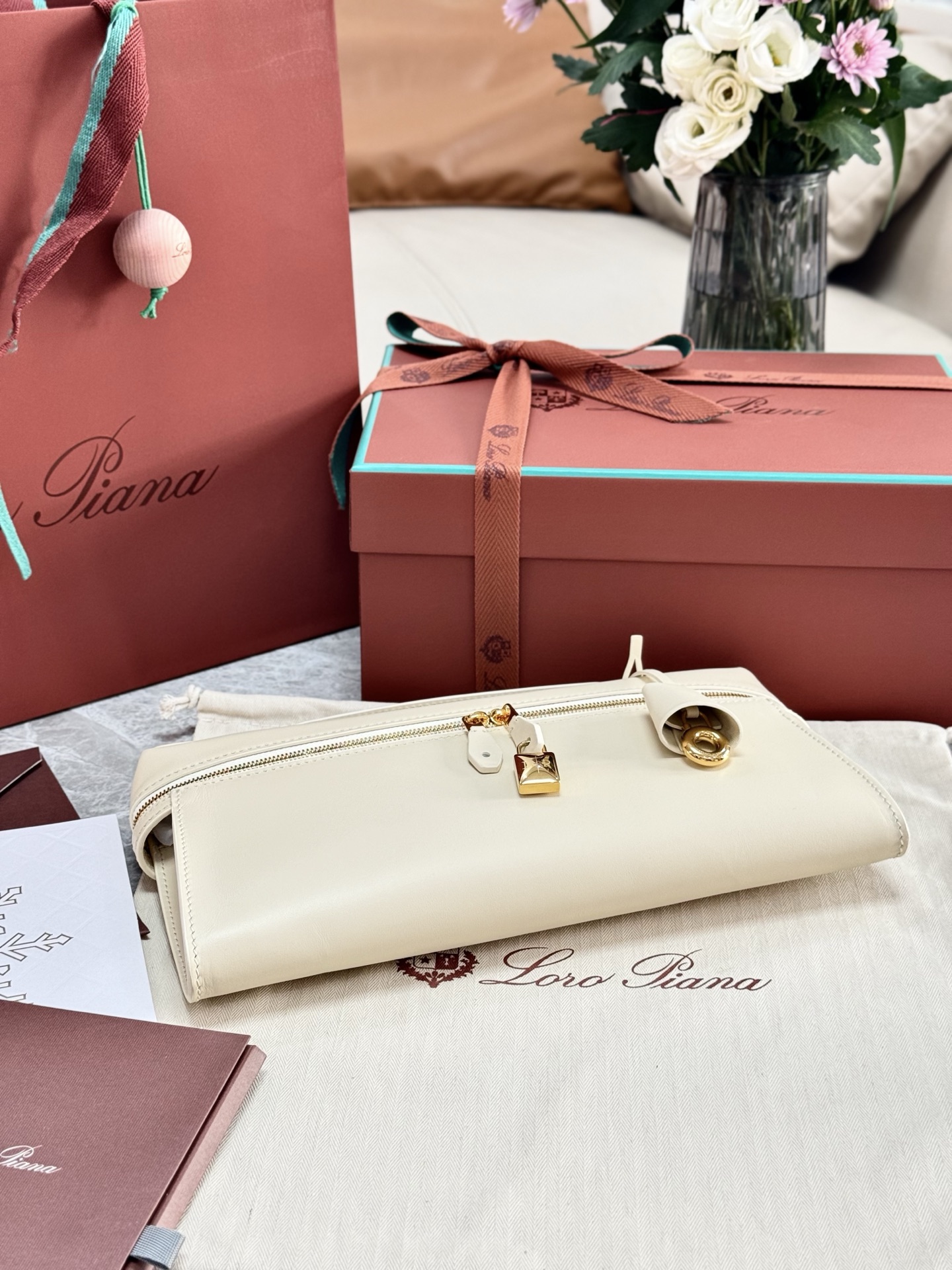 Loro Piana Extra Clutch L29 29