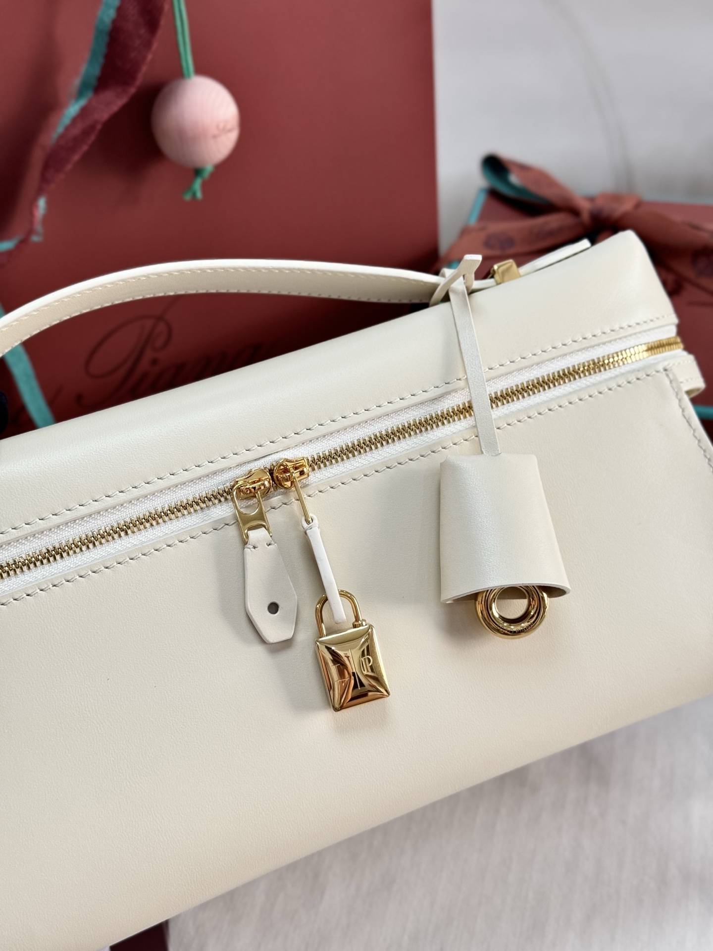 Loro Piana Extra Clutch L29 33