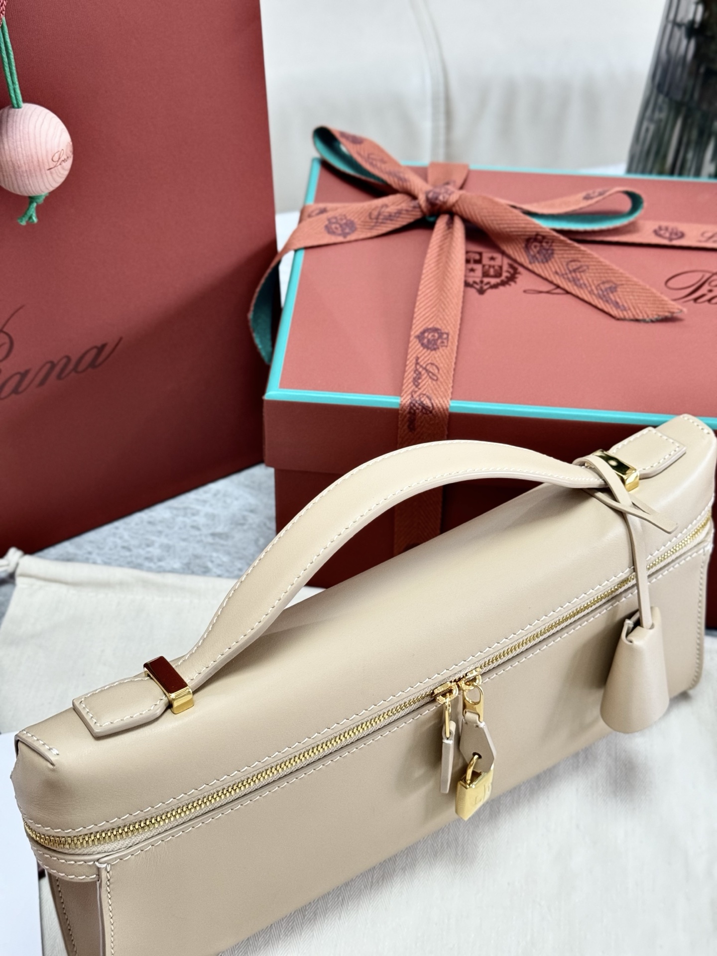 Loro Piana Extra Clutch L29 39