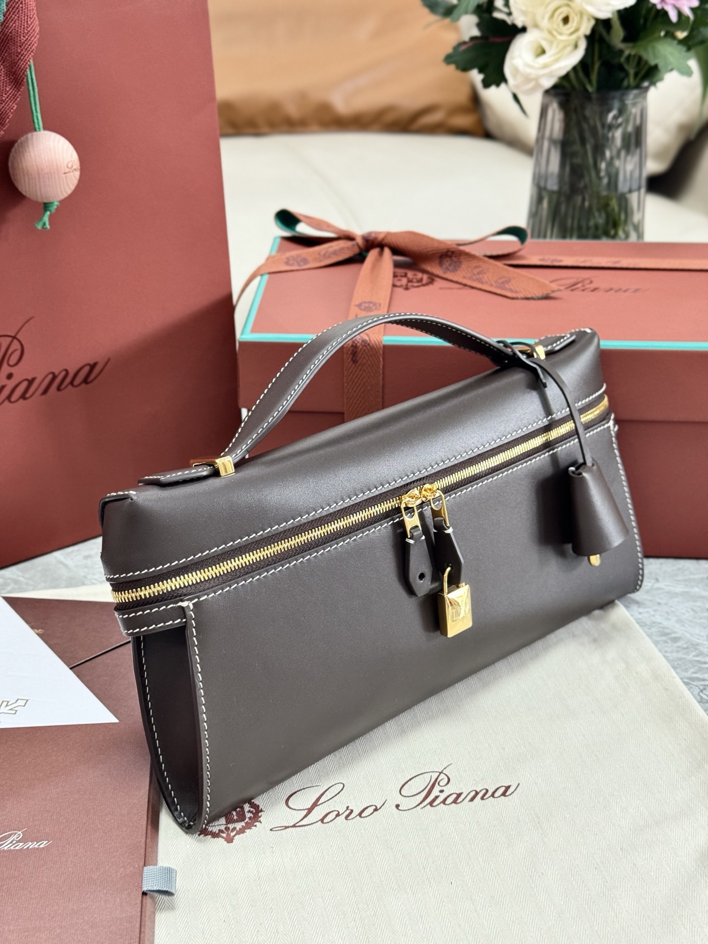 Loro Piana Extra Clutch L29 41