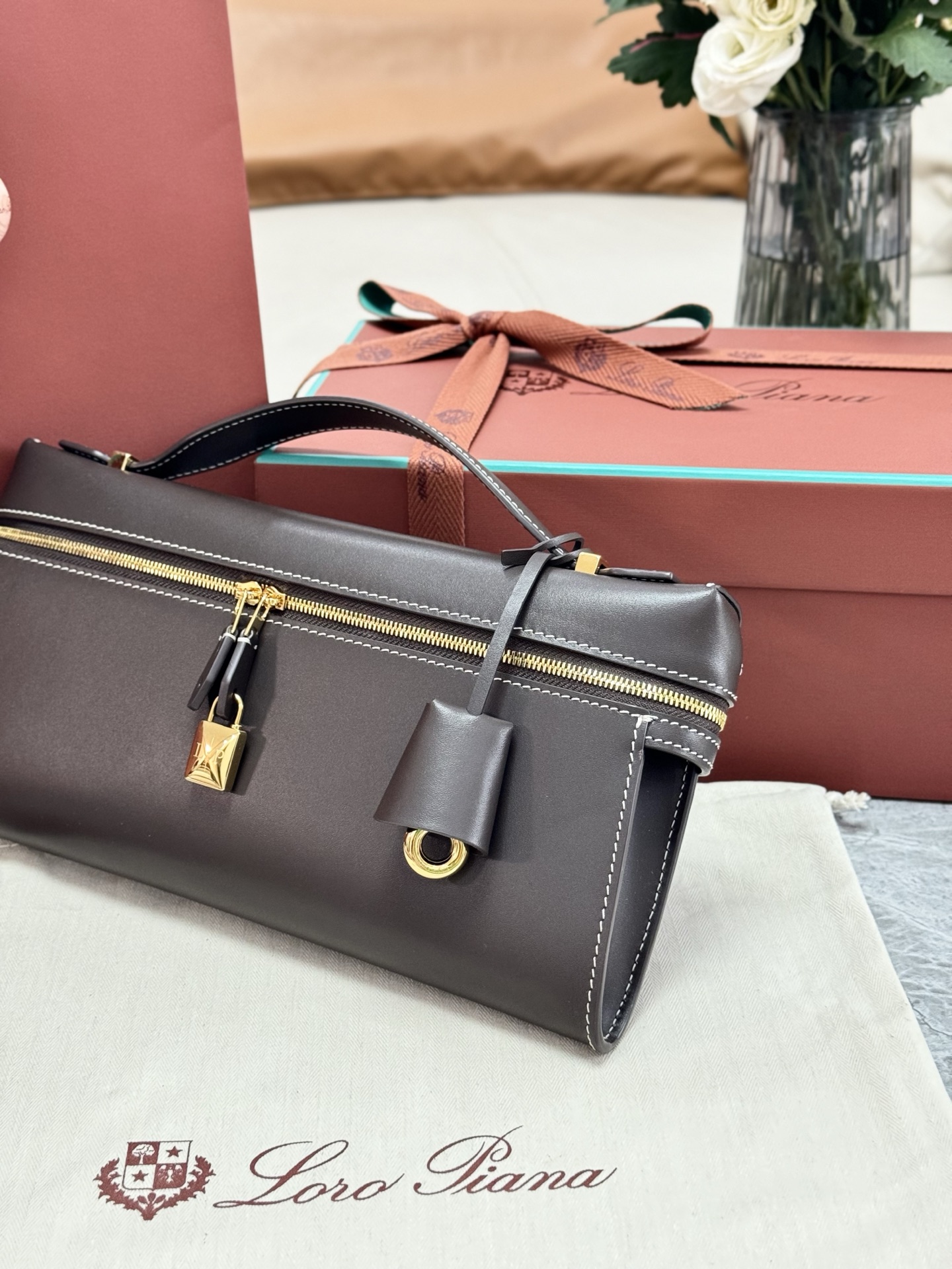 Loro Piana Extra Clutch L29 43