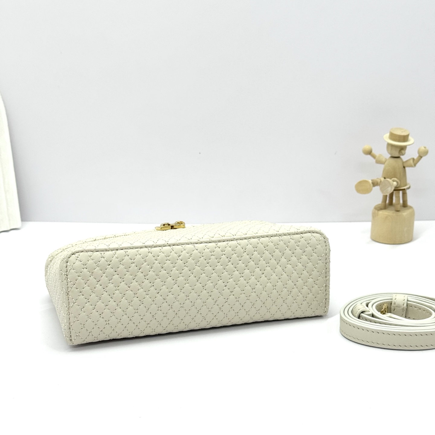 Loro Piana Extra Pocket L19 Bag in Embroidery Thread 10